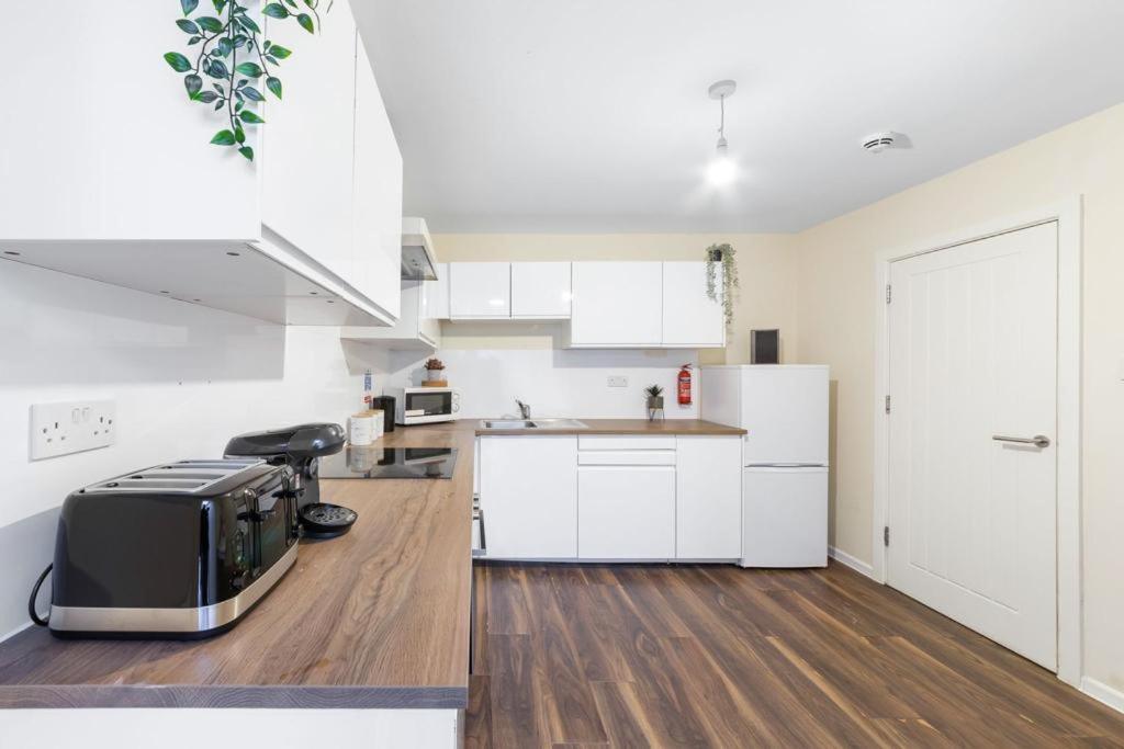 Isleworth Suites - Tw7 Bagian luar foto