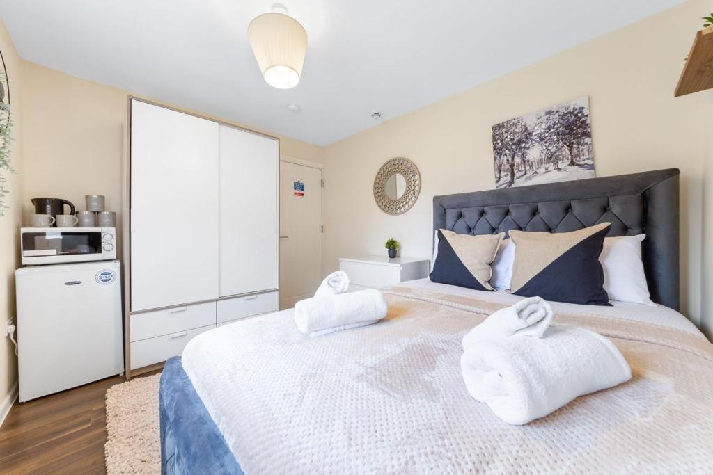 Isleworth Suites - Tw7 Bagian luar foto
