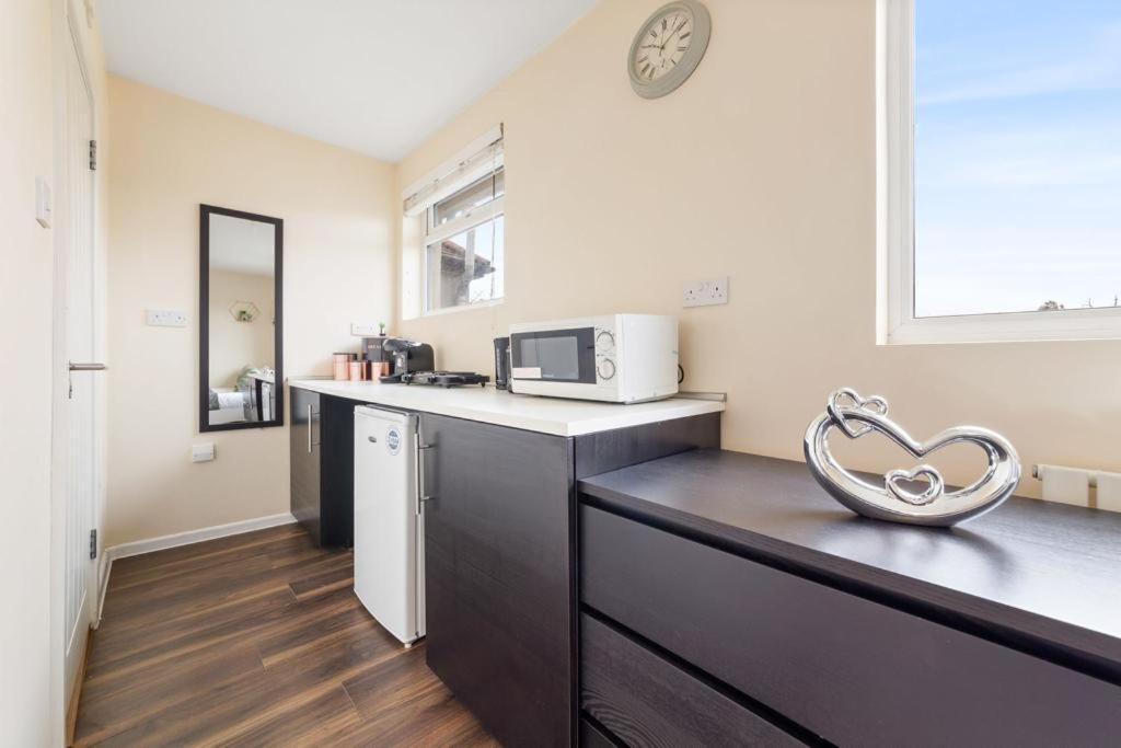 Isleworth Suites - Tw7 Bagian luar foto