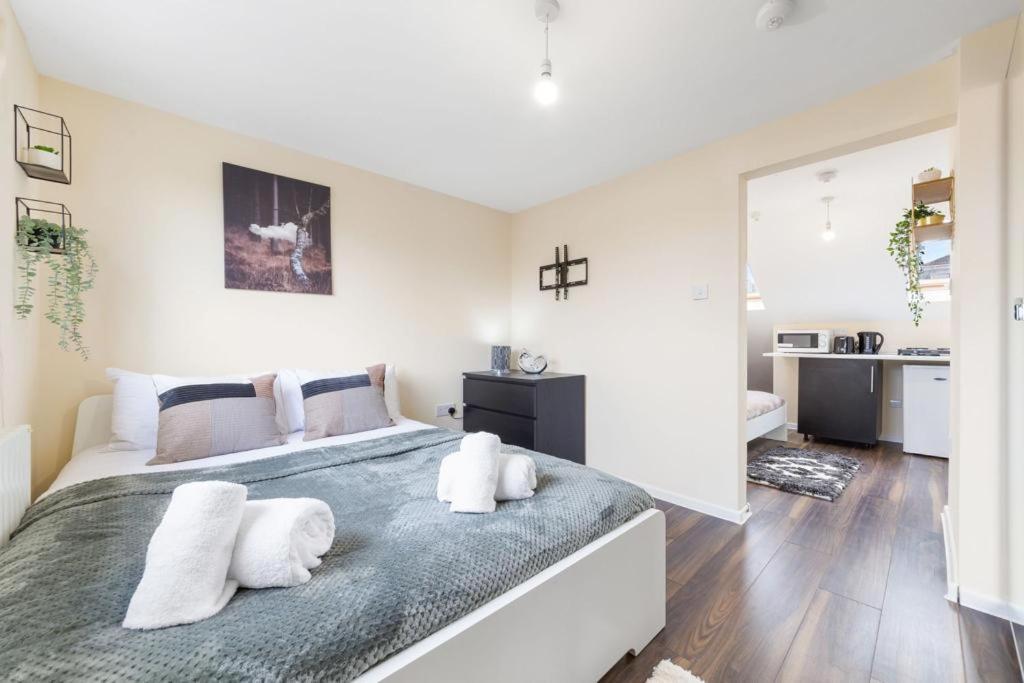 Isleworth Suites - Tw7 Bagian luar foto
