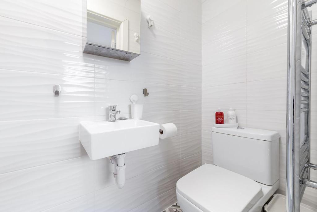 Isleworth Suites - Tw7 Bagian luar foto