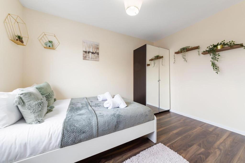 Isleworth Suites - Tw7 Bagian luar foto