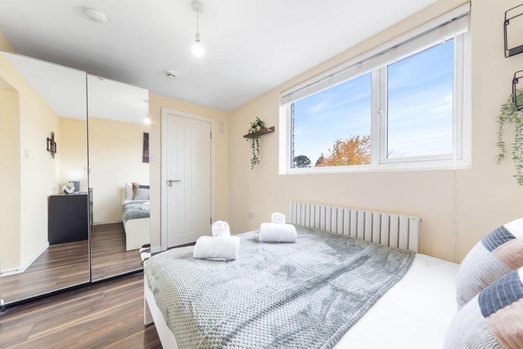 Isleworth Suites - Tw7 Bagian luar foto
